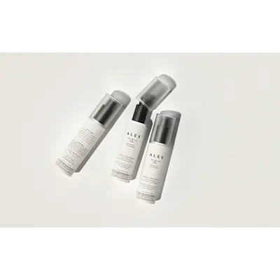 Daily Defense Sheer Mineral Anti-Aging Sunscreen SPF50+ secondary image