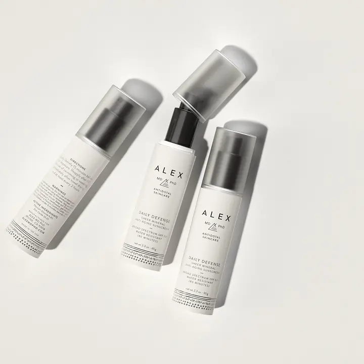 Daily Defense Sheer Mineral Anti-Aging Sunscreen SPF50+ - Master